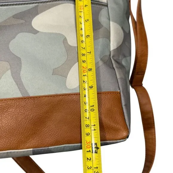 Thirty-one Step Up Tote in Soft Camo Large Tote Bag Crossbody Handles And Straps - Picture 14 of 16